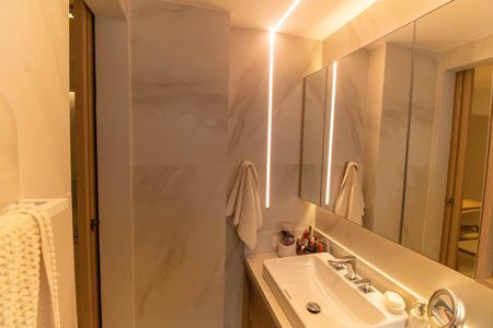 Apartamento à venda com 331m², 5 quartos e 3 vagasBanheiro da Suíte1