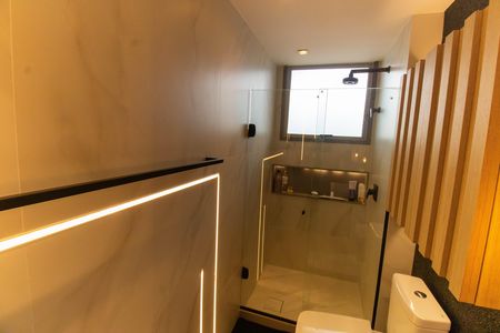 Apartamento à venda com 331m², 5 quartos e 3 vagasBanheiro da Suíte 2