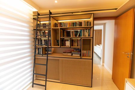 Apartamento à venda com 331m², 5 quartos e 3 vagasQuarto 2