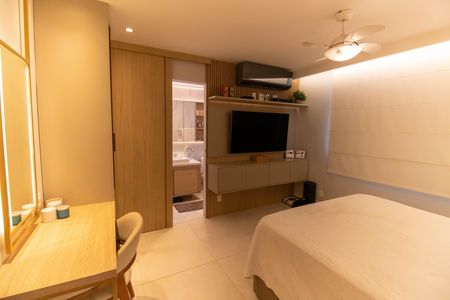 Apartamento à venda com 331m², 5 quartos e 3 vagasSuíte 1