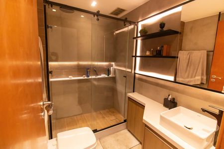 Apartamento à venda com 331m², 5 quartos e 3 vagasBanheiro Social