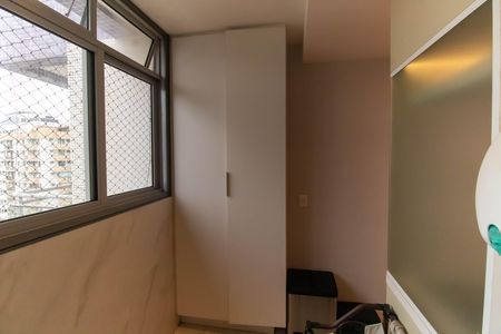 Apartamento à venda com 331m², 5 quartos e 3 vagasÁrea de Serviço