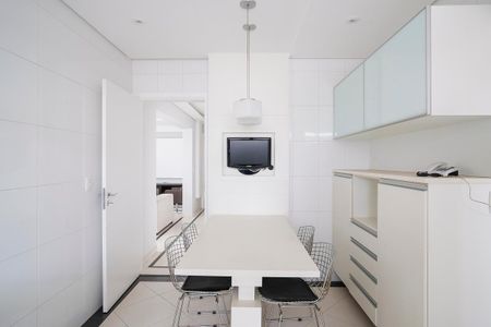 Apartamento à venda com 171m², 3 quartos e 3 vagasCozinha