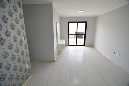 Sala de apartamento à venda com 3 quartos, 76m² em Vila Guararapes, Campinas
