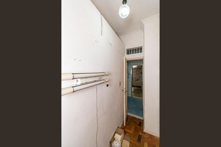 Apartamento à venda com 96m², 3 quartos e 2 vagas Apartamento à venda com 96m², 3 quartos e 2 vagasQuarto de Serviço