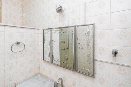 Apartamento à venda com 96m², 3 quartos e 2 vagas Apartamento à venda com 96m², 3 quartos e 2 vagasBanheiro