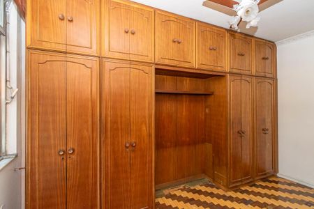 Apartamento à venda com 96m², 3 quartos e 2 vagas Apartamento à venda com 96m², 3 quartos e 2 vagasQuarto 2 - Armários
