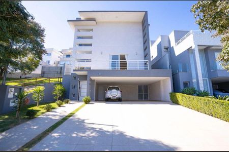 Casa à venda com 300m², 3 quartos e 6 vagas