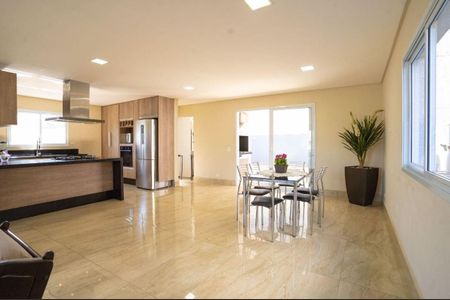 Casa à venda com 300m², 3 quartos e 6 vagas