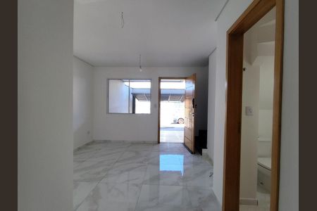 Casa à venda com 3 quartos, 90m² em Vila Ivone, São Paulo