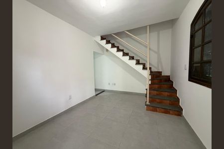 Casa para alugar com 68m², 1 quarto e 3 vagas Casa para alugar com 68m², 1 quarto e 3 vagasSala
