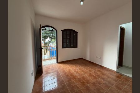 Casa para alugar com 68m², 1 quarto e 3 vagas