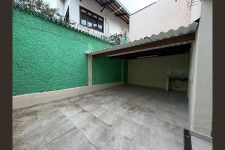 Casa para alugar com 68m², 1 quarto e 3 vagas