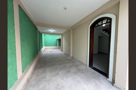 Casa para alugar com 68m², 1 quarto e 3 vagas