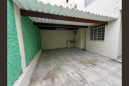 Casa para alugar com 68m², 1 quarto e 3 vagas