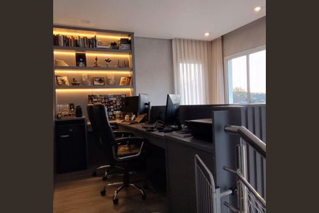 Casa à venda com 3 quartos, 200m² em Suru, Barueri