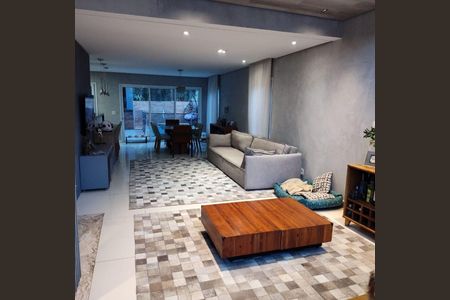 Casa à venda com 3 quartos, 200m² em Suru, Barueri