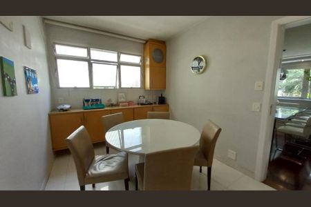 Apartamento à venda com 234m², 4 quartos e 2 vagas