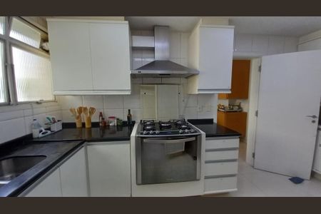 Apartamento à venda com 234m², 4 quartos e 2 vagas