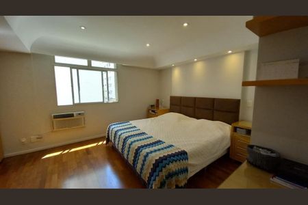 Apartamento à venda com 234m², 4 quartos e 2 vagas