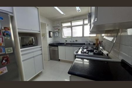 Apartamento à venda com 234m², 4 quartos e 2 vagas