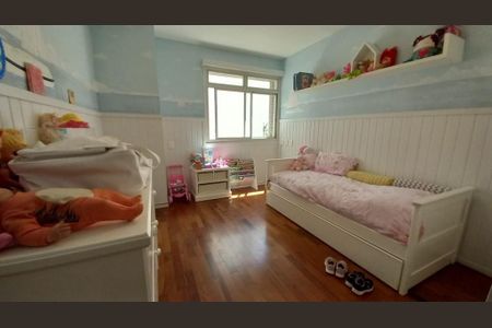 Apartamento à venda com 234m², 4 quartos e 2 vagas