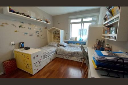Apartamento à venda com 234m², 4 quartos e 2 vagas