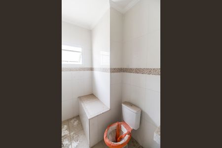 Casa de condomínio à venda com 70m², 2 quartos e 2 vagas Casa de condomínio à venda com 70m², 2 quartos e 2 vagasBanheiro