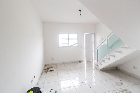Sala  de casa de condomínio à venda com 2 quartos, 70m² em Chácara do Solar Ii (fazendinha), Santana de Parnaíba