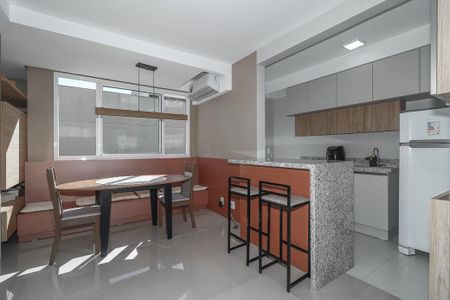 Sala de apartamento para alugar com 1 quarto, 64m² em São Geraldo, Porto Alegre