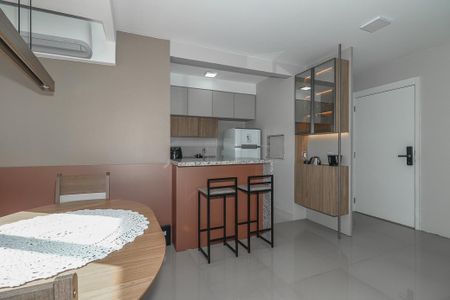 Sala de apartamento para alugar com 1 quarto, 64m² em São Geraldo, Porto Alegre