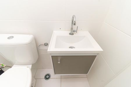Apartamento para alugar com 38m², 2 quartos e sem vaga Apartamento para alugar com 38m², 2 quartos e sem vagaBanheiro