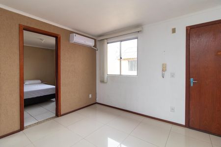 sala de apartamento para alugar com 2 quartos, 40m² em Partenon, Porto Alegre