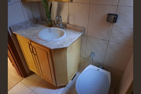 Banheiro de apartamento à venda com 1 quarto, 50m² em Mont’serrat, Porto Alegre