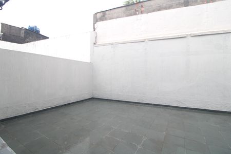 Casa para alugar com 210m², 3 quartos e 5 vagasQuintal / fundos da casa