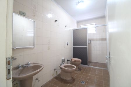 Casa para alugar com 210m², 3 quartos e 5 vagasBanheiro comum