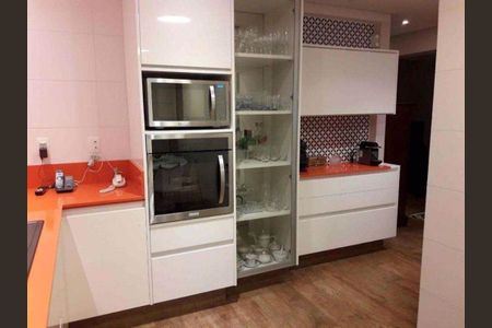 Apartamento à venda com 244m², 3 quartos e 4 vagas