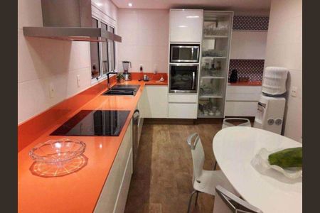 Apartamento à venda com 244m², 3 quartos e 4 vagas