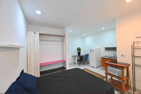 Sala/Quarto de kitnet/studio para alugar com 1 quarto, 40m² em Mirandópolis, São Paulo