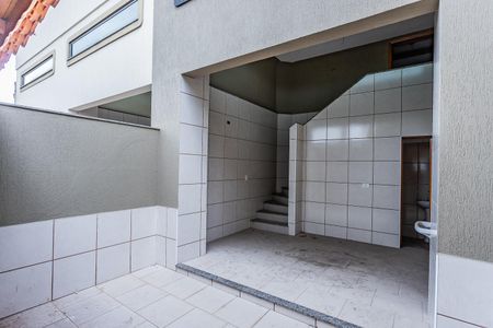 Casa à venda com 228m², 3 quartos e 4 vagas Casa à venda com 228m², 3 quartos e 4 vagasÁrea de serviço e quintal com churrasqueira