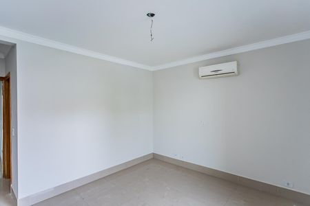 Casa à venda com 228m², 3 quartos e 4 vagas Casa à venda com 228m², 3 quartos e 4 vagasSuite