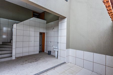 Casa à venda com 228m², 3 quartos e 4 vagas Casa à venda com 228m², 3 quartos e 4 vagasÁrea de serviço e quintal com churrasqueira