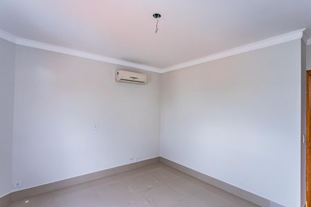 Casa à venda com 228m², 3 quartos e 4 vagas Casa à venda com 228m², 3 quartos e 4 vagasQuarto 2