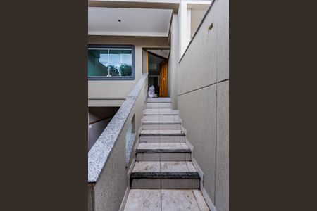 Casa à venda com 228m², 3 quartos e 4 vagas Casa à venda com 228m², 3 quartos e 4 vagasEntrada