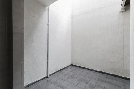 Casa de condomínio à venda com 68m², 3 quartos e 1 vagaQuintal
