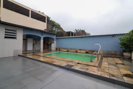 Casa à venda com 380m², 4 quartos e 4 vagas Casa à venda com 380m², 4 quartos e 4 vagasQuintal