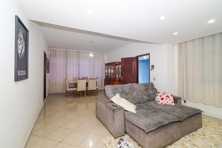 Sala de casa à venda com 4 quartos, 380m² em Jardim Sulacap, Rio de Janeiro