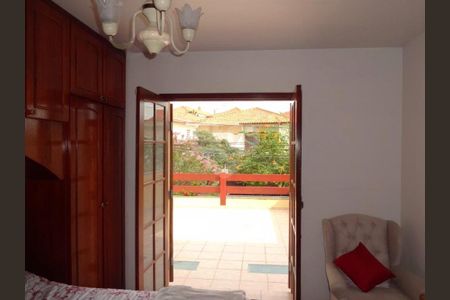 Casa à venda com 130m², 4 quartos e 2 vagas