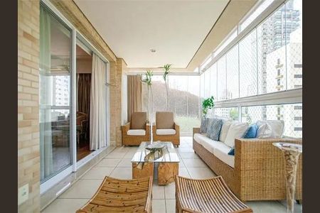 Varnda de apartamento para alugar com 4 quartos, 214m² em Indianópolis, São Paulo
