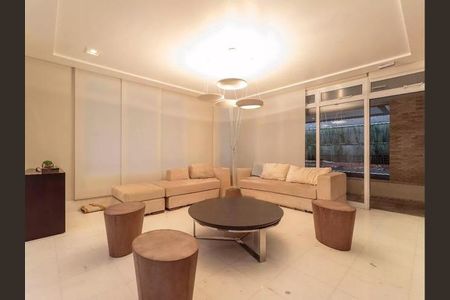 Apartamento para alugar com 214m², 4 quartos e 4 vagas Apartamento para alugar com 214m², 4 quartos e 4 vagasÁrea externa